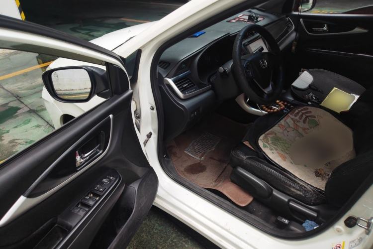 Used Honda Crider 2015 1.8L automatic luxury edition Driver Seat
