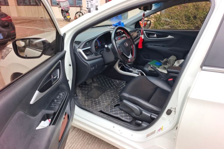 Used Honda Crider 2015 1.8L automatic luxury edition Driver Seat
