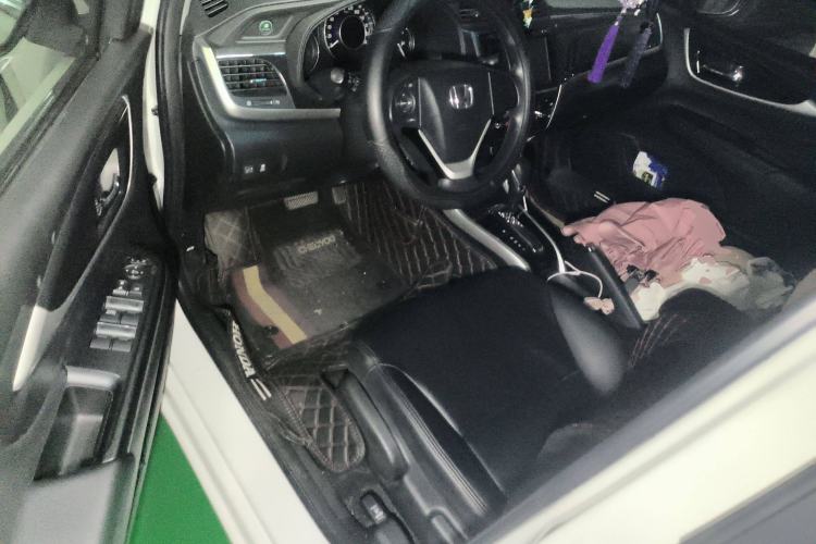 Used Honda Crider 2015 1.8L automatic luxury edition Driver Seat