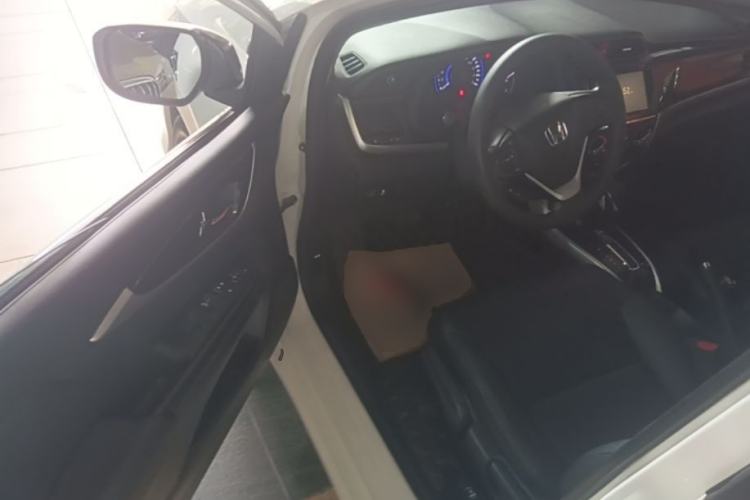 Used Honda Crider 2015 1.8L automatic luxury edition Driver Seat