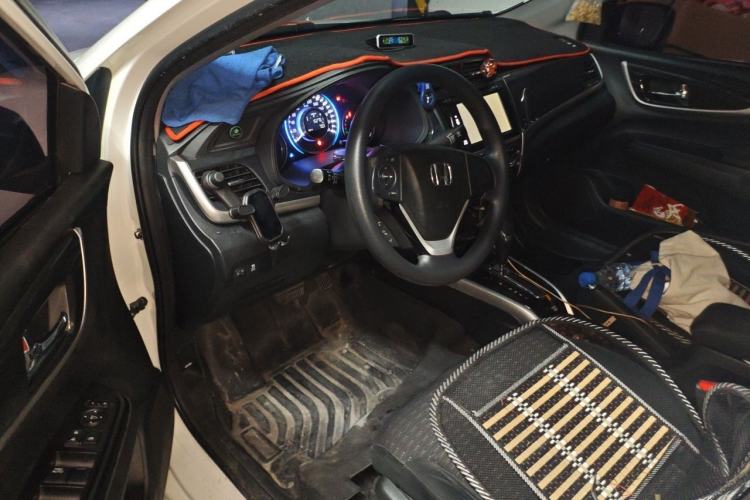 Used Honda Crider 2015 1.8L automatic luxury edition Driver Seat
