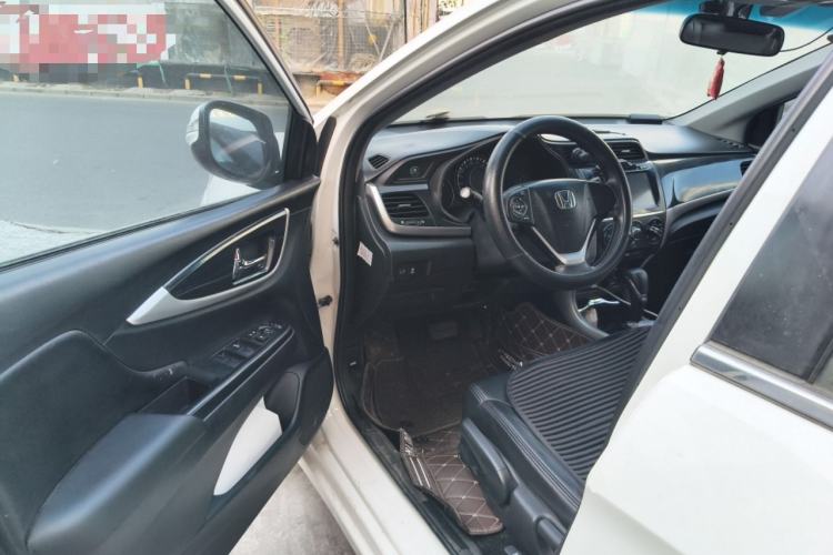 Used Honda Crider 2015 1.8L Automatic Ultra-Configured Limited Edition Driver Seat
