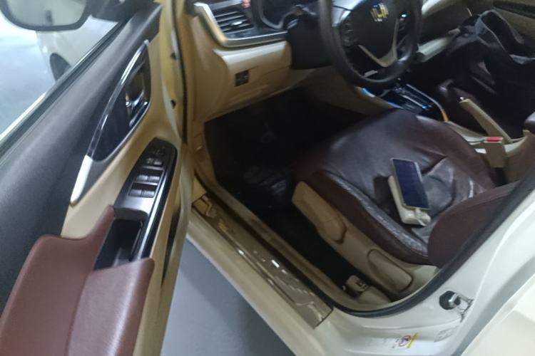 Used Honda Crider 2015 1.8L automatic luxury edition Driver Seat