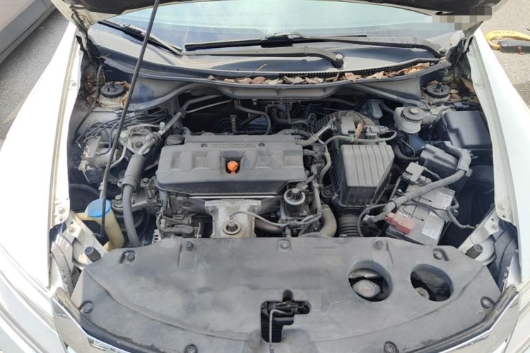 Used Honda Crider 2015 1.8L automatic luxury edition Engine Bay