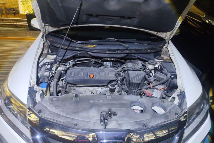 Used Honda Crider 2015 1.8L automatic luxury edition Engine Bay