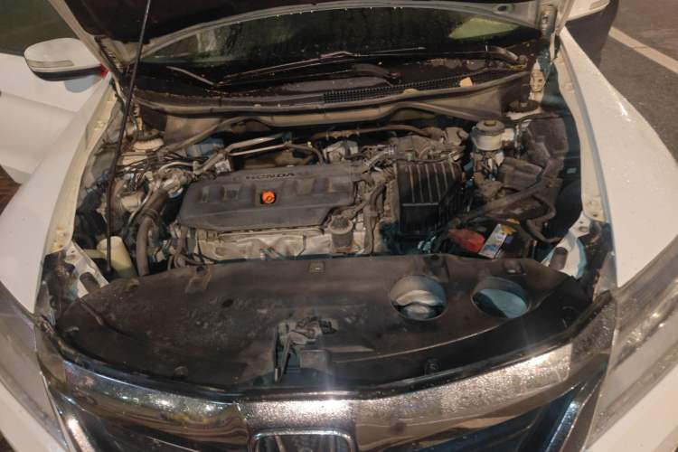 Used Honda Crider 2015 1.8L automatic luxury edition Engine Bay