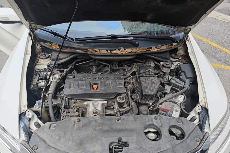 Used Honda Crider 2015 1.8L automatic luxury edition Engine Bay