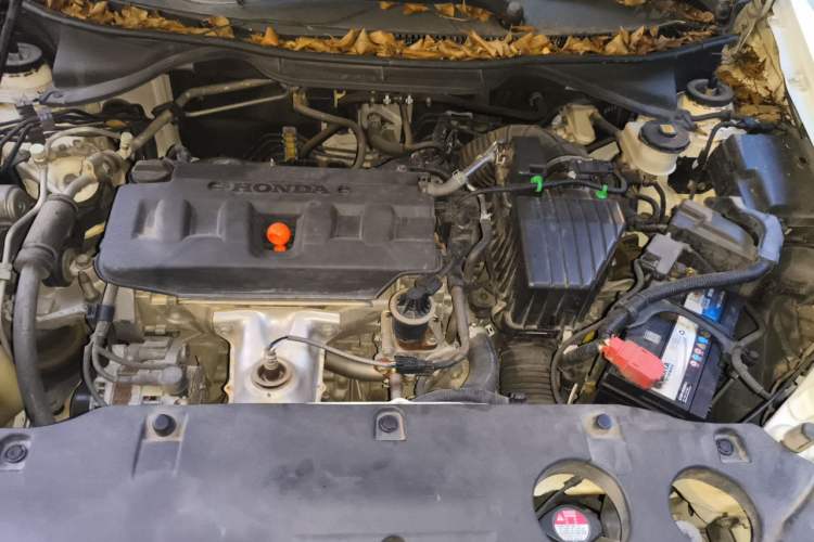 Used Honda Crider 2015 1.8L automatic luxury edition Engine Bay