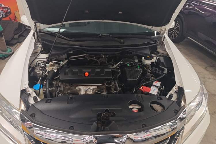 Used Honda Crider 2015 1.8L automatic comfort version Engine Bay