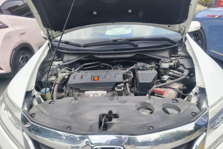 Used Honda Crider 2015 1.8L automatic luxury edition Engine Bay