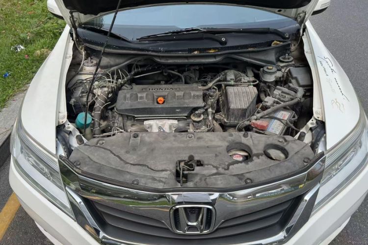 Used Honda Crider 2015 1.8L automatic luxury edition Engine Bay