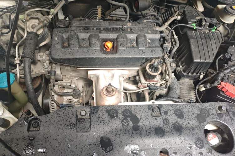 Used Honda Crider 2015 1.8L automatic luxury edition Engine Bay