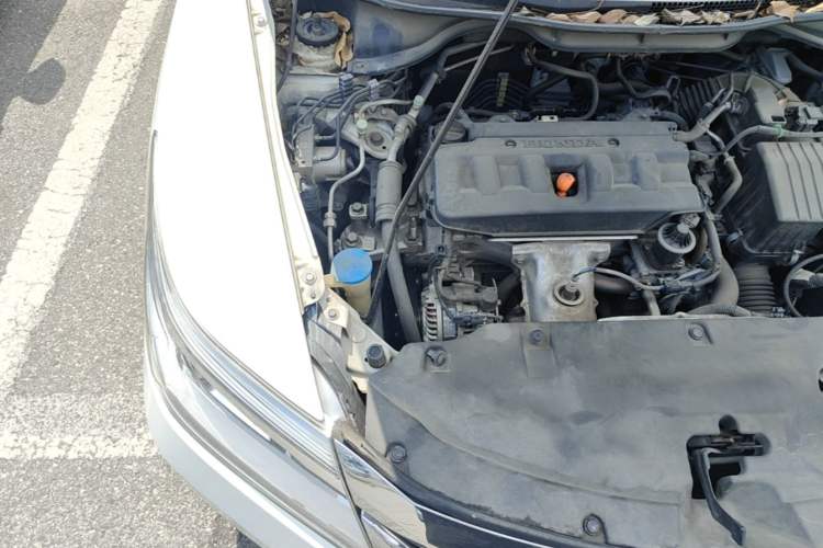 Used Honda Crider 2015 1.8L automatic luxury edition Engine Bay Right