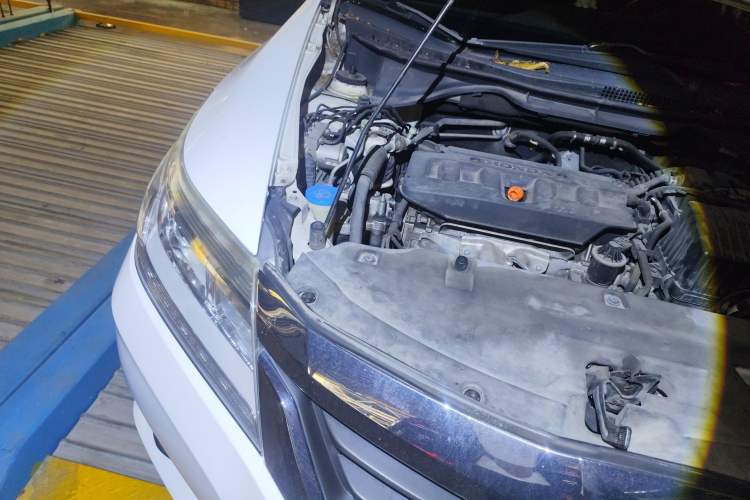 Used Honda Crider 2015 1.8L automatic luxury edition Engine Bay Right