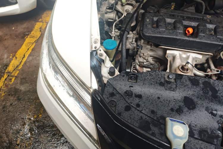 Used Honda Crider 2015 1.8L automatic luxury edition Engine Bay Right