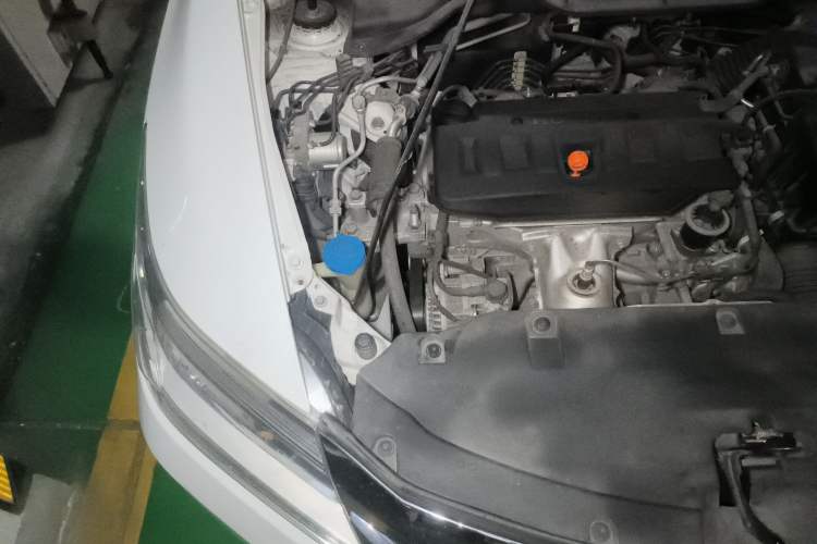 Used Honda Crider 2015 1.8L automatic luxury edition Engine Bay Right