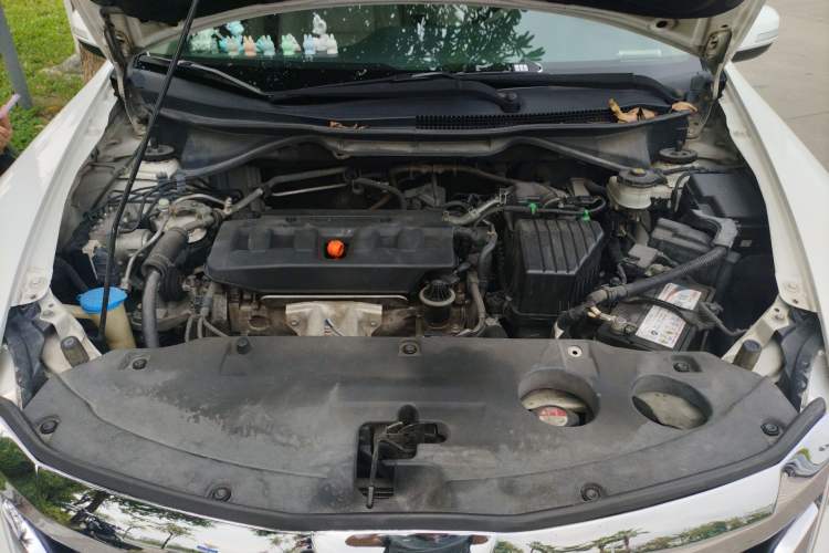Used Honda Crider 2015 1.8L automatic luxury edition Engine Bay