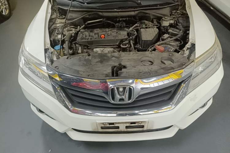Used Honda Crider 2015 1.8L automatic luxury edition Engine Bay