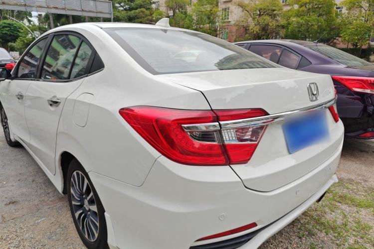 Used Honda Crider 2015 1.8L automatic comfort version Exterior 2