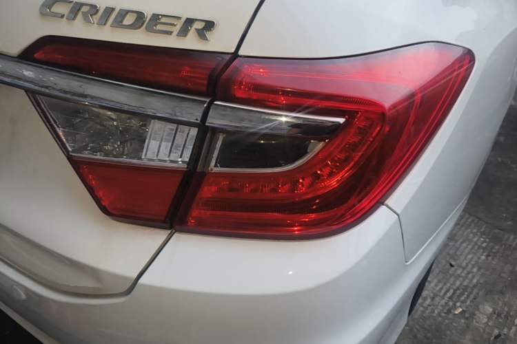 Used Honda Crider 2015 1.8L automatic luxury edition Exterior 2