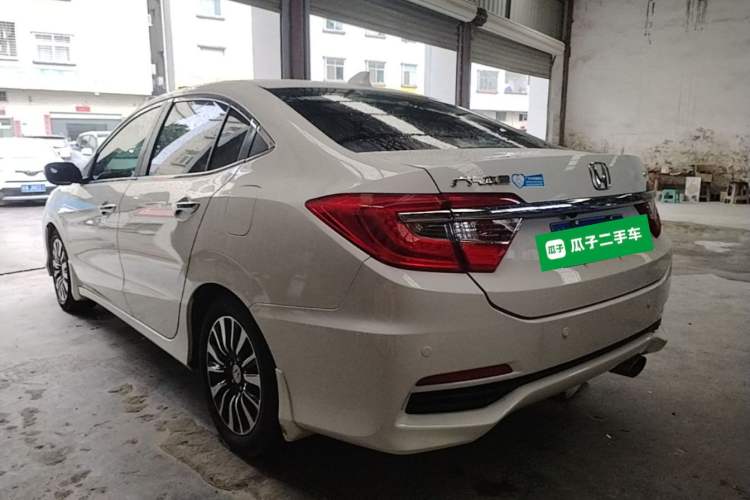 Used Honda Crider 2015 1.8L automatic luxury edition Exterior 2