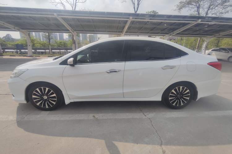 Used Honda Crider 2015 1.8L Automatic Ultra-Configured Limited Edition Exterior 2