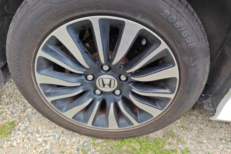 Used Honda Crider 2015 1.8L automatic comfort version Exterior 5