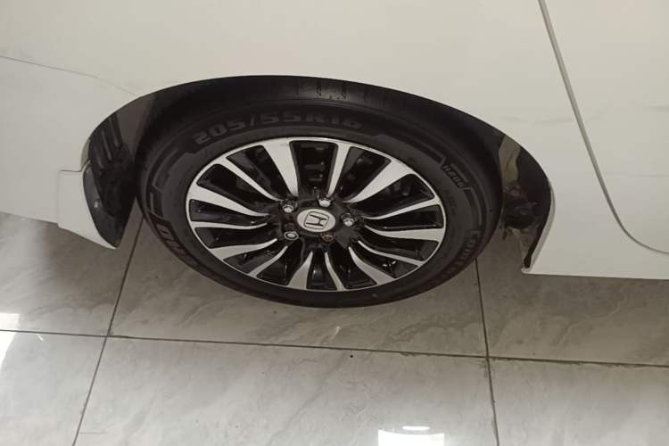Used Honda Crider 2015 1.8L automatic comfort version Exterior 5