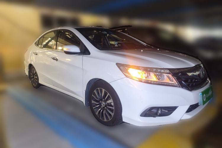 Used Honda Crider 2015 1.8L automatic luxury edition Front Right 45 Deg