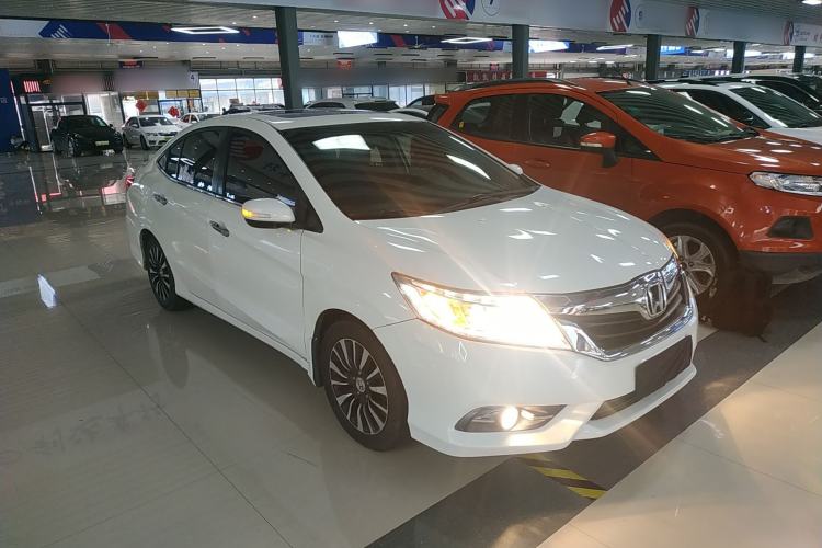 Used Honda Crider 2015 1.8L automatic luxury edition Front Right 45 Deg