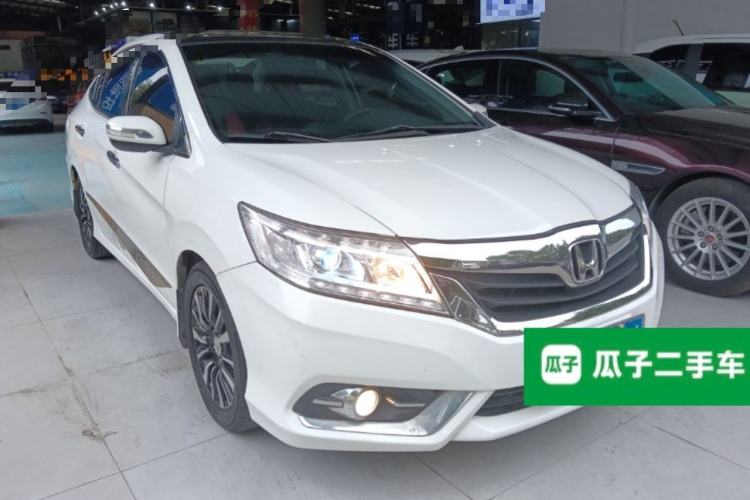 Used Honda Crider 2015 1.8L automatic luxury edition Front Right 45 Deg