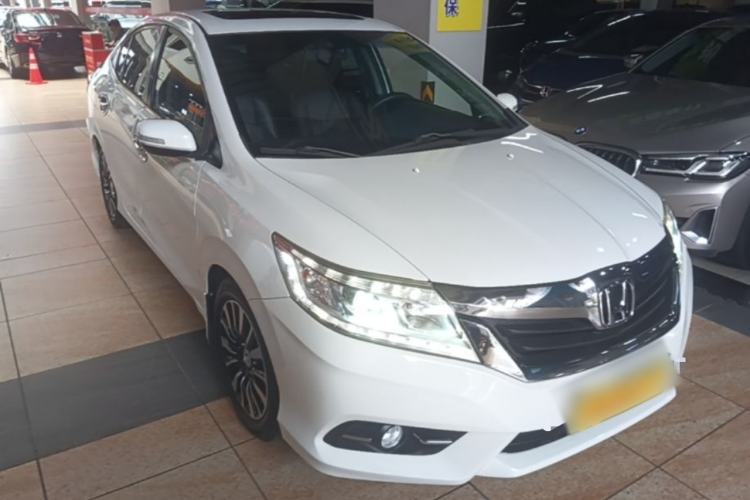Used Honda Crider 2015 1.8L automatic luxury edition Front Right 45 Deg
