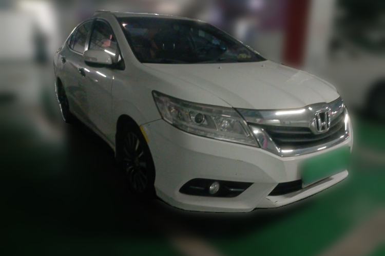 Used Honda Crider 2015 1.8L automatic luxury edition Front Right 45 Deg