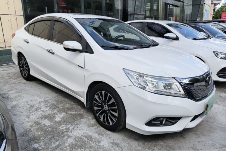 Used Honda Crider 2015 1.8L automatic luxury edition Front Right 45 Deg