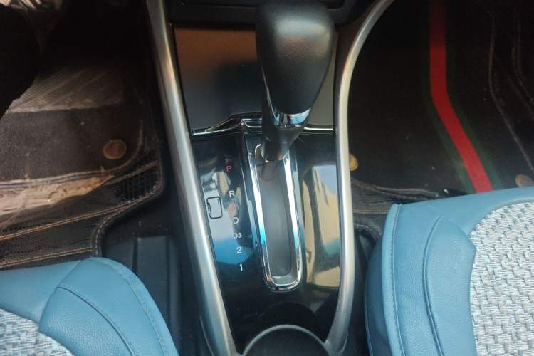 Used Honda Crider 2015 1.8L automatic luxury edition Gear Lever