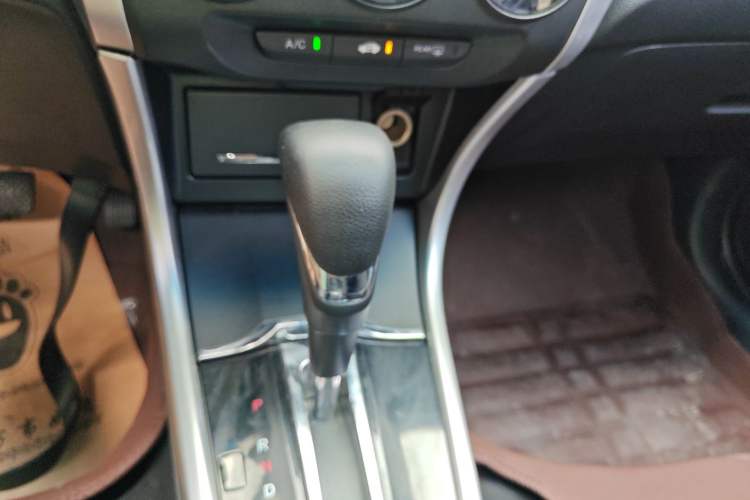 Used Honda Crider 2015 1.8L automatic comfort version Gear Lever
