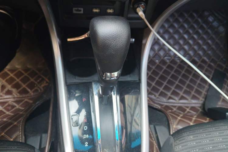 Used Honda Crider 2015 1.8L automatic luxury edition Gear Lever