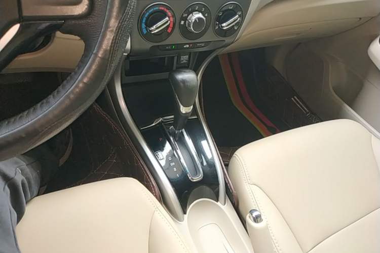 Used Honda Crider 2015 1.8L automatic comfort version Gear Lever