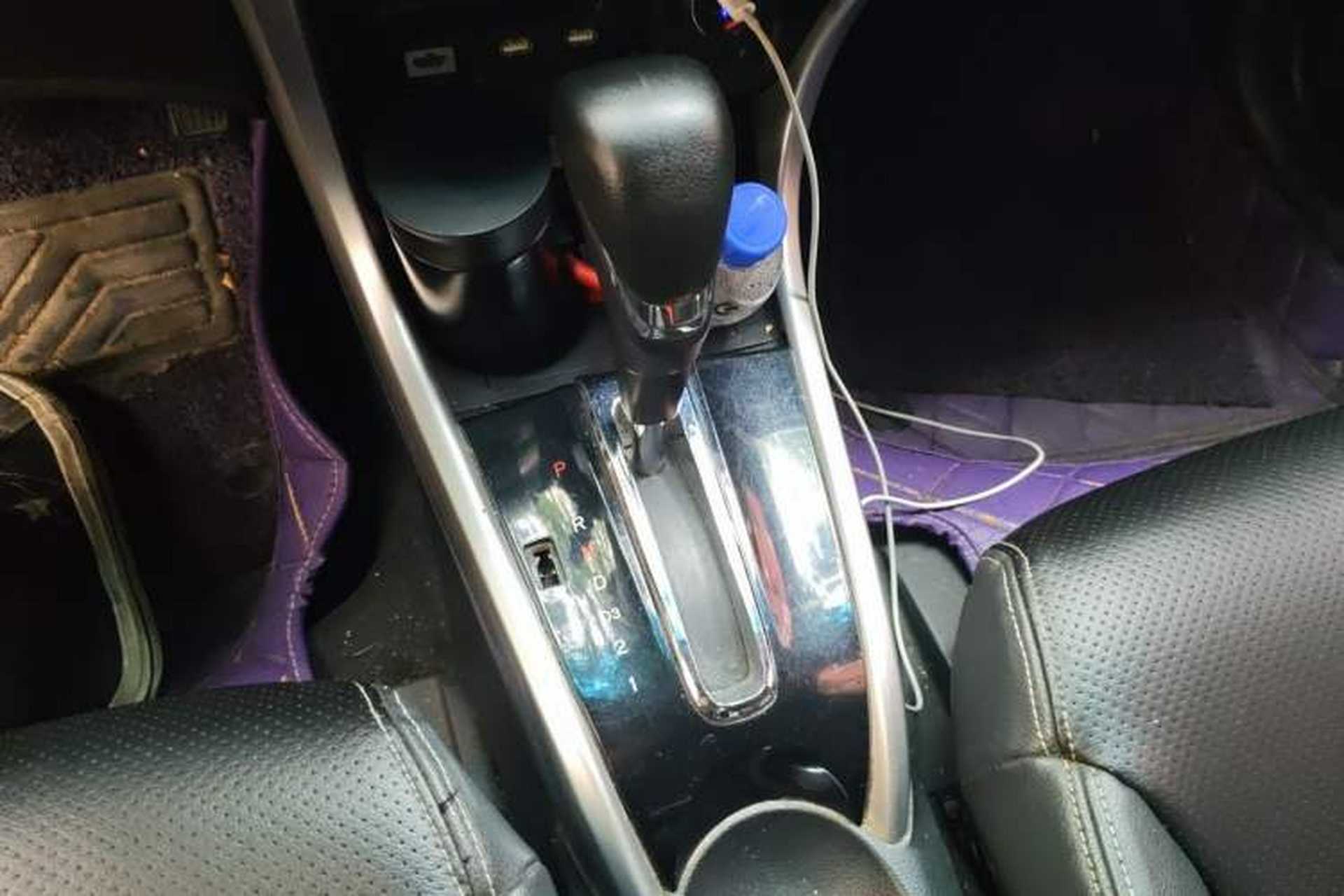 Used Honda Crider 2015 1.8L automatic luxury edition Gear Lever