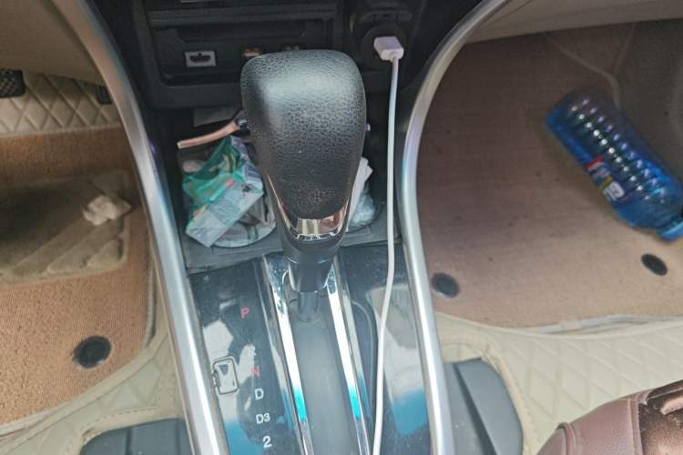 Used Honda Crider 2015 1.8L automatic luxury edition Gear Lever