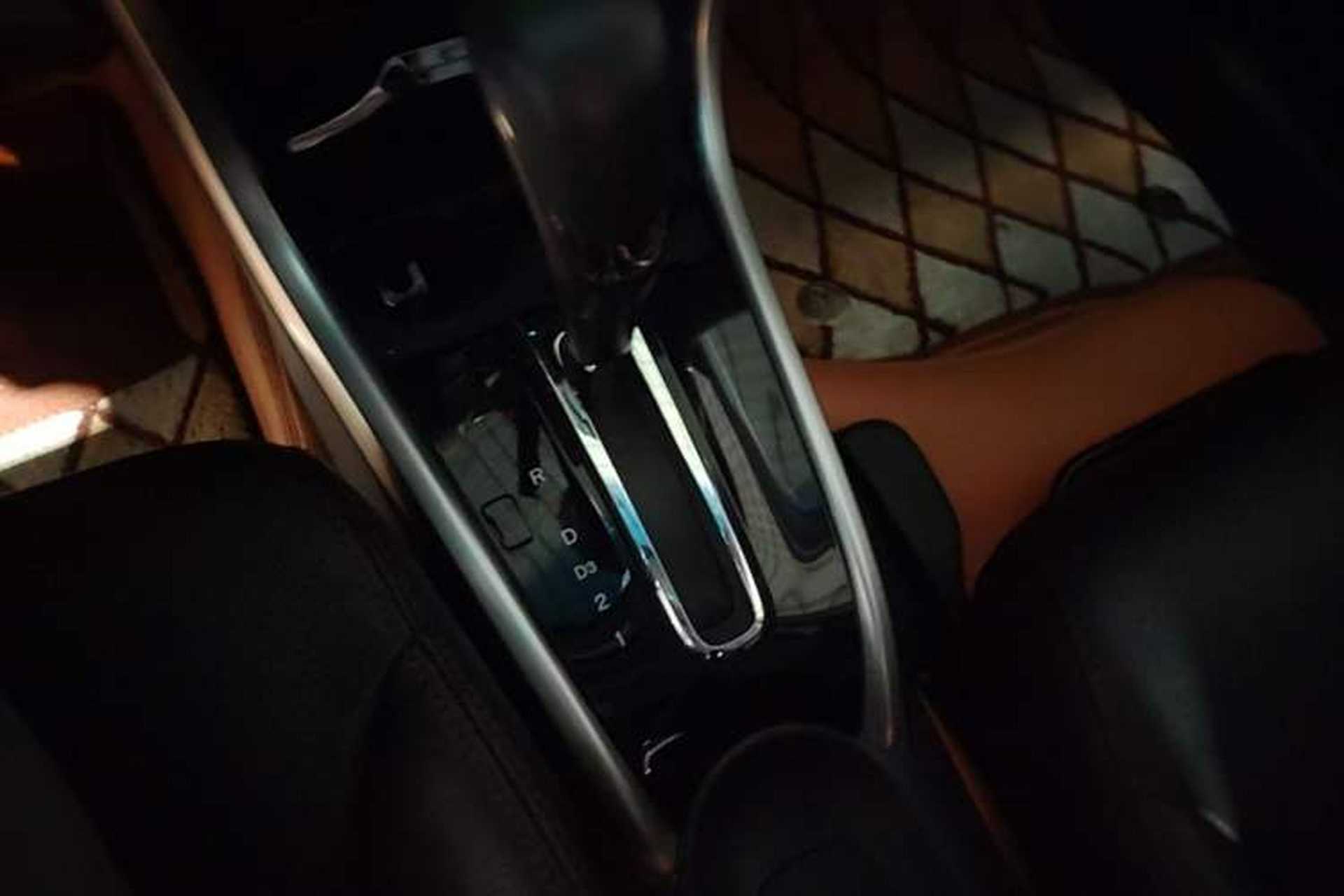 Used Honda Crider 2015 1.8L automatic luxury edition Gear Lever