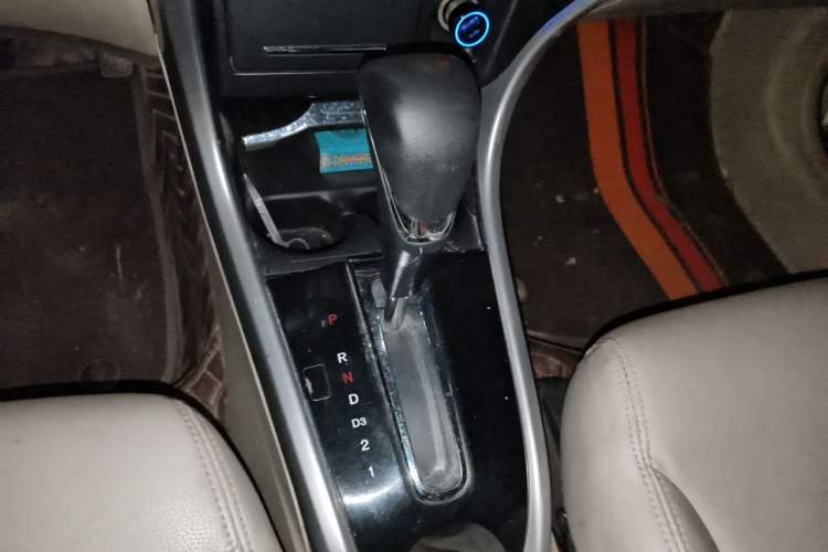 Used Honda Crider 2015 1.8L automatic luxury edition Gear Lever