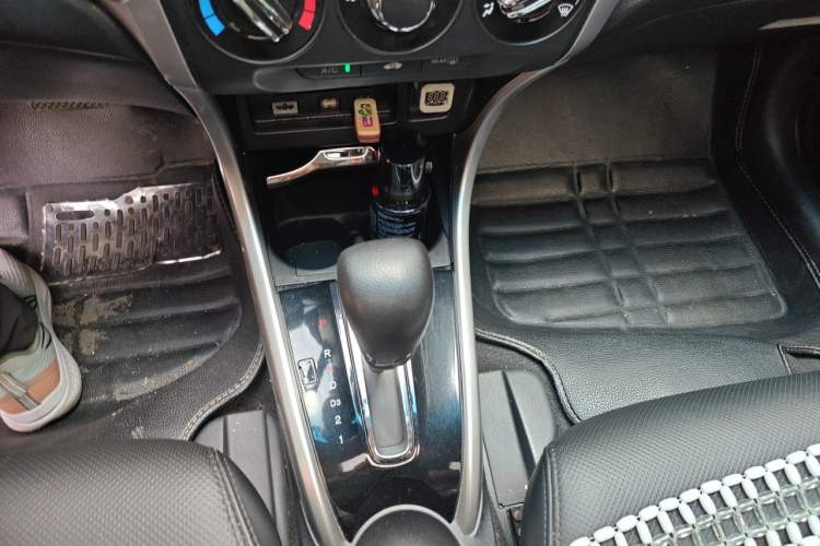 Used Honda Crider 2015 1.8L automatic luxury edition Gear Lever