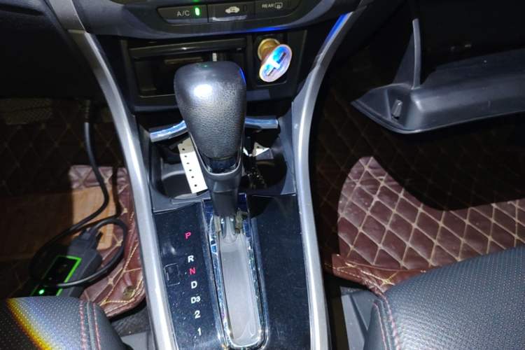 Used Honda Crider 2015 1.8L automatic comfort version Gear Lever