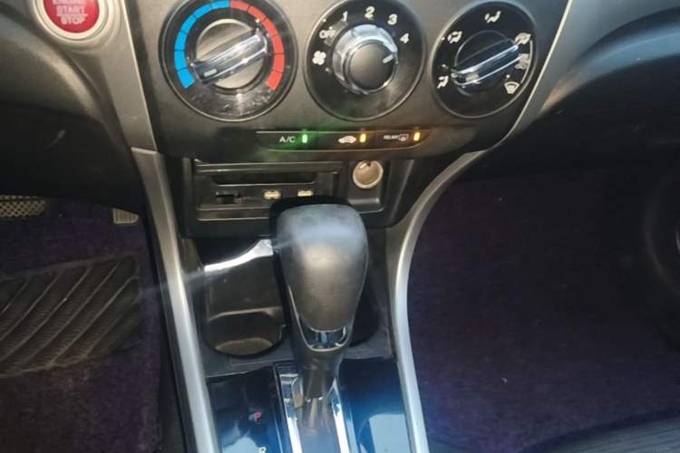 Used Honda Crider 2015 1.8L automatic luxury edition Gear Lever