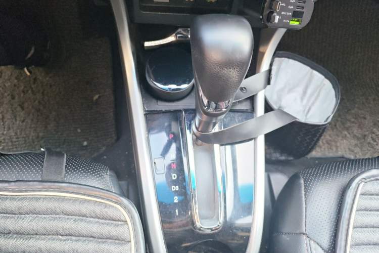 Used Honda Crider 2015 1.8L automatic luxury edition Gear Lever