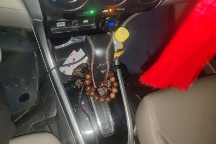 Used Honda Crider 2015 1.8L automatic luxury edition Gear Lever