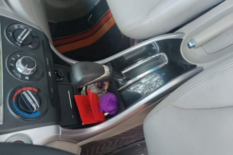 Used Honda Crider 2015 1.8L automatic luxury edition Gear Lever