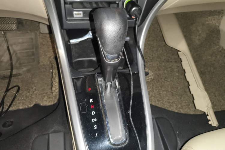 Used Honda Crider 2015 1.8L automatic luxury edition Gear Lever
