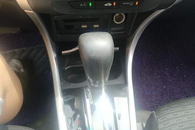 Used Honda Crider 2015 1.8L automatic luxury edition Gear Lever